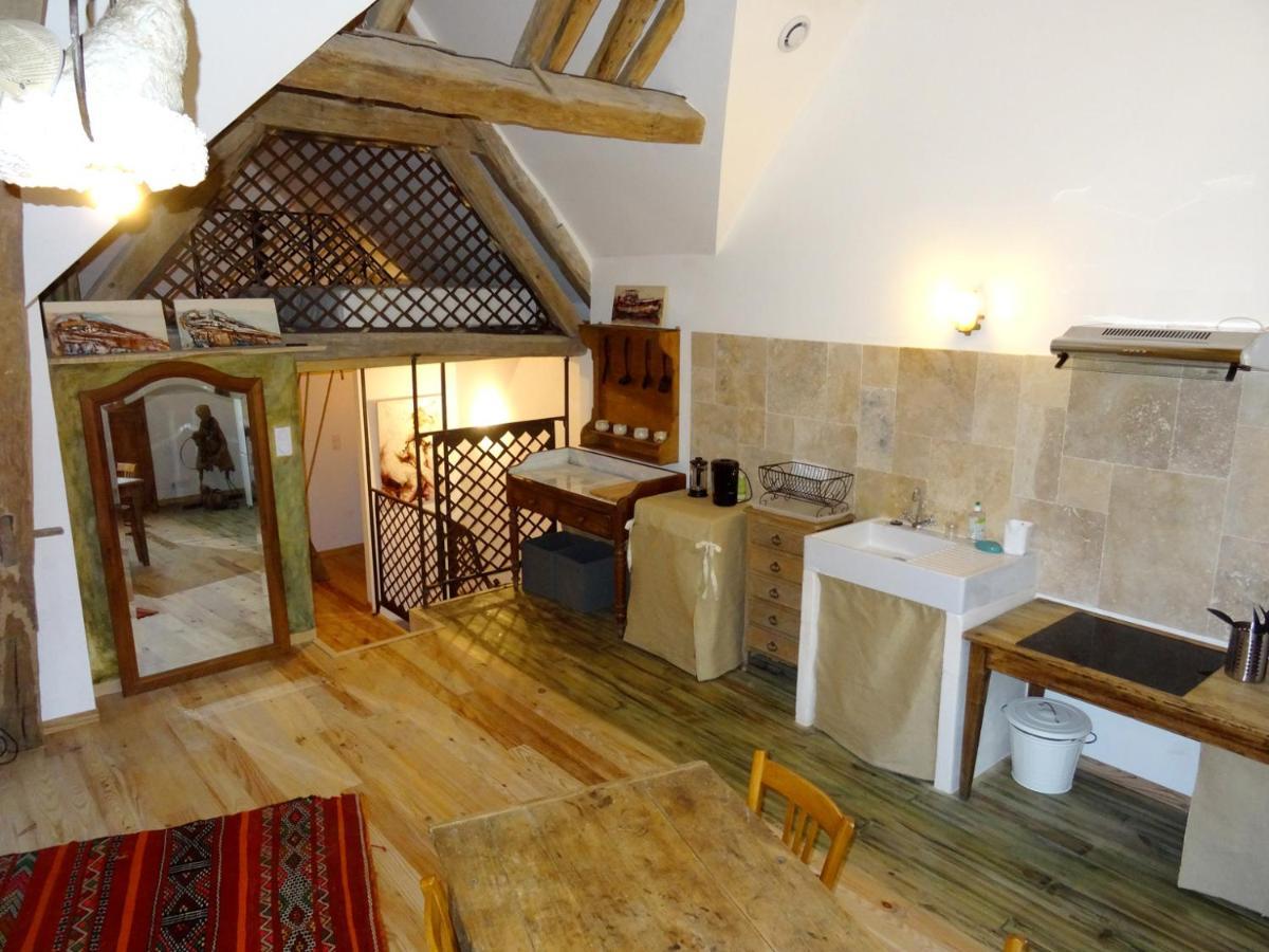 L'Escalier Des Reves Bed and Breakfast Saint-Sauveur-en-Puisaye Buitenkant foto